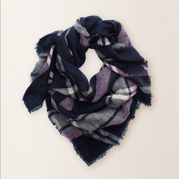 aerie Accessories - ‼️ SOLD ‼️ Aerie Navy Blue Plaid Blanket Scarf